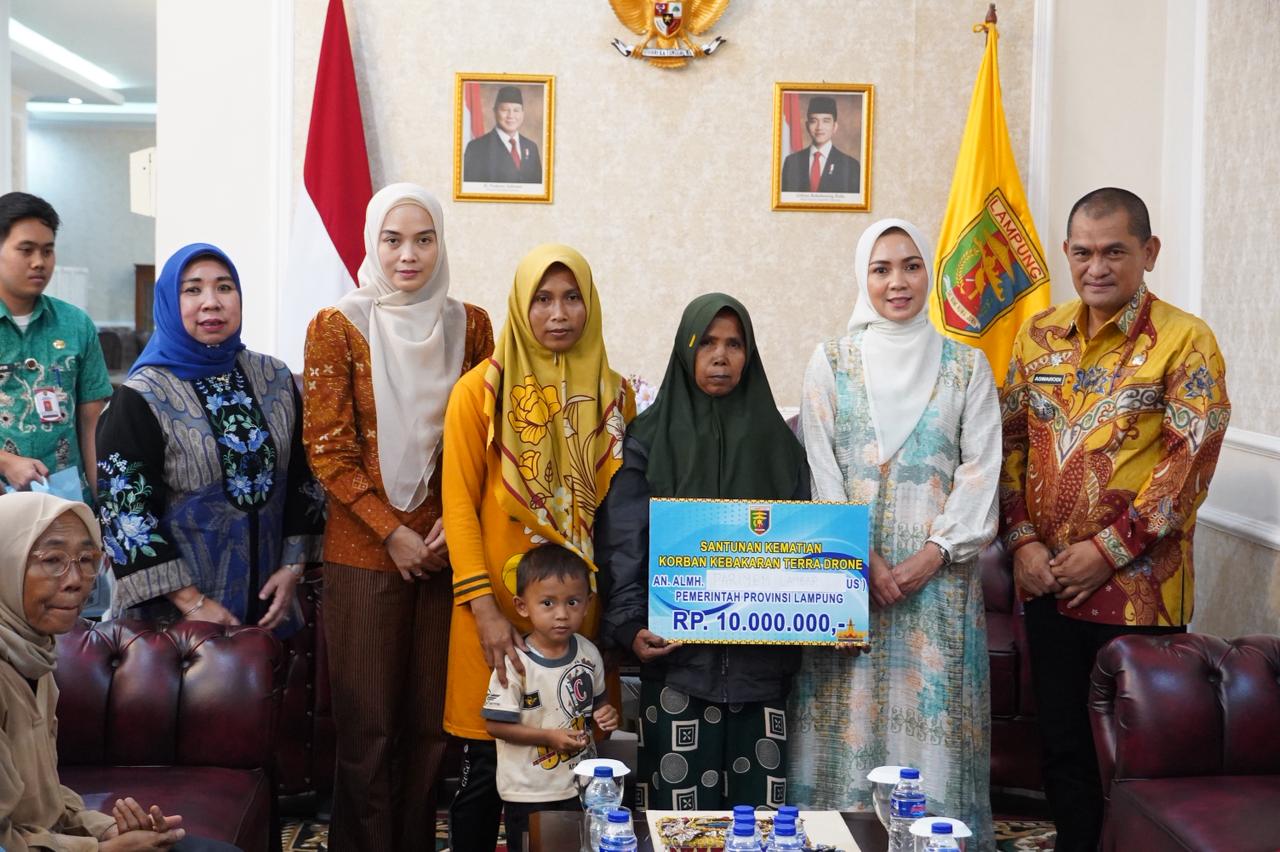 Pemprov Lampung Berikan Santunan dan Dukungan Moral bagi Keluarga Korban Kebakaran Terra Drone